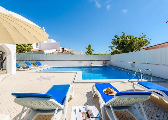 Semesterbostad Margarida - Heatable Pool & Center