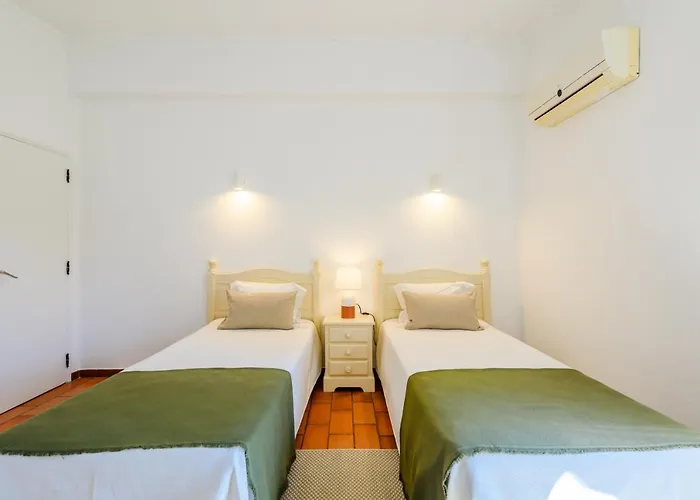 Margarida - Heatable Pool & Center Semesterbostad *