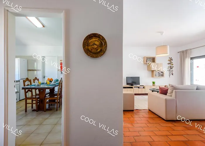 Semesterbostad Margarida - Heatable Pool & Center