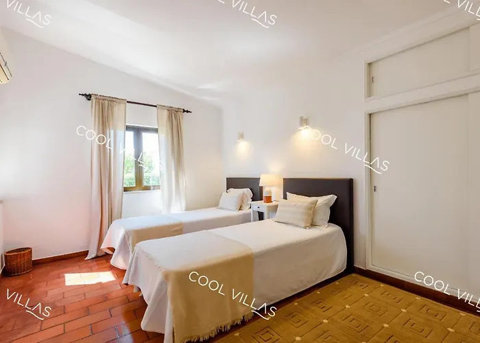 Semesterbostad Margarida - Heatable Pool & Center *